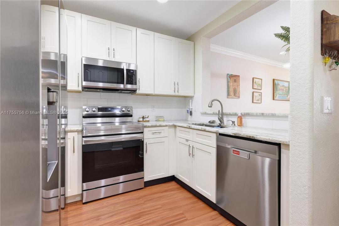 433 SW 147th Ave 102, Pembroke Pines, フロリダ 33027, アメリカ合衆国