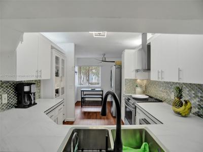 10111 NW 24th Pl 202, Sunrise, Florida 33322, USA