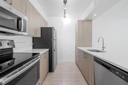 1756 N Bayshore Dr 17J, Miami, Florida 33132, USA