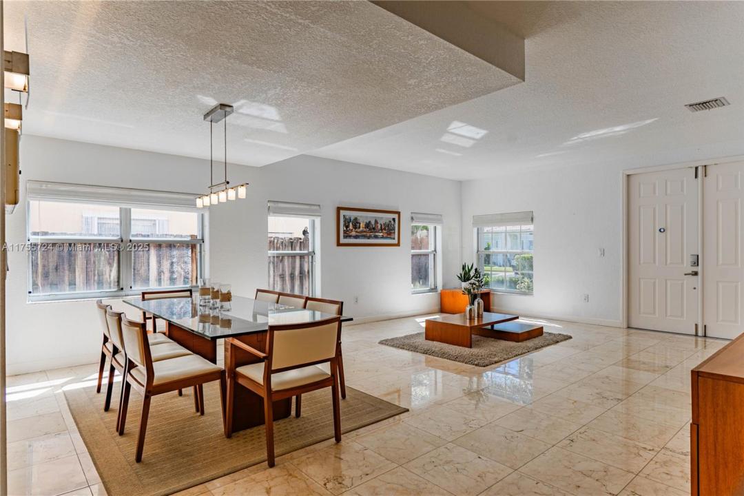 11271 NW 61st St, Doral, Flórida 33178, Estados Unidos