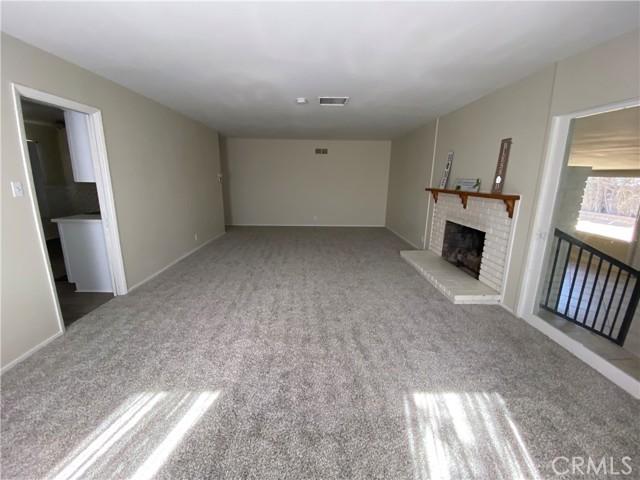 Loneoak Avenue, Lancaster, California 93534