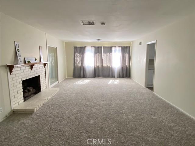 Loneoak Avenue, Lancaster, California 93534