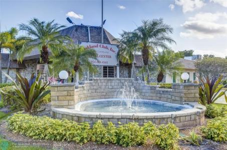 4050 NW 42nd Ave 312, Lauderdale Lakes, Florida 33319