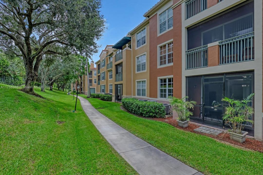11790 Saint Andrews Pl 105, Wellington, Floryda 33414, USA