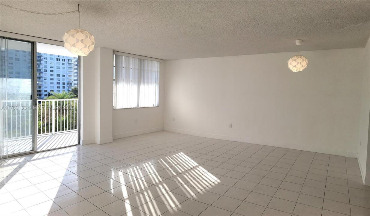 2801 NE 183rd St 504W, Aventura, Floride 33160, États-Unis