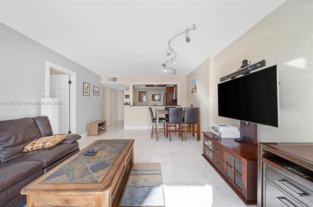 465 Ocean Dr 407, Miami Beach, Florida 33139, USA