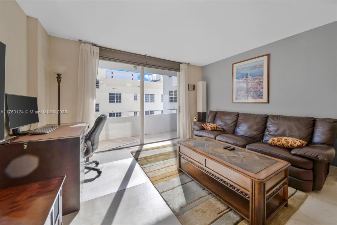 465 Ocean Dr 407, Miami Beach, Florida 33139, USA