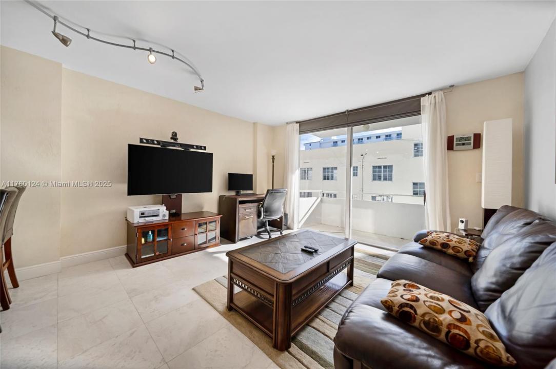 465 Ocean Dr 407, Miami Beach, Florida 33139, USA