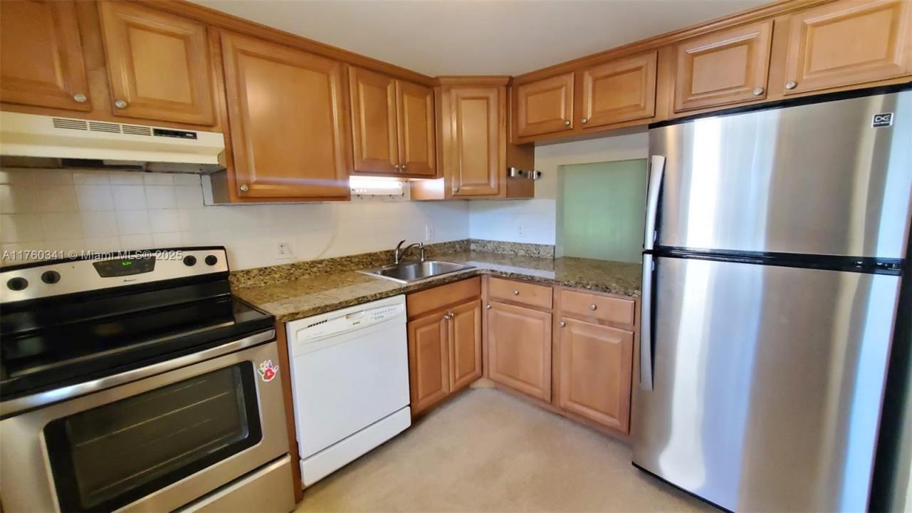 1050 Country Club Dr 202, Margate, Florida 33063, USA