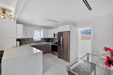 231 NW 44th St, Miami, Florida 33127, USA