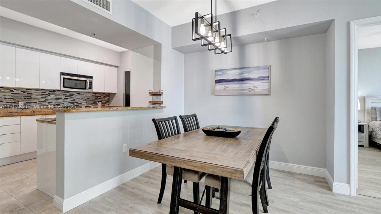 1745 E Hallandale Beach Blvd 905W, Hallandale Beach, Floride 33009, États-Unis