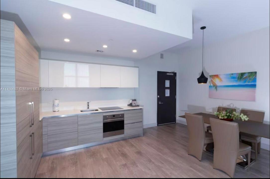 777 N Ocean Dr S319, Hollywood, Floryda 33019, USA