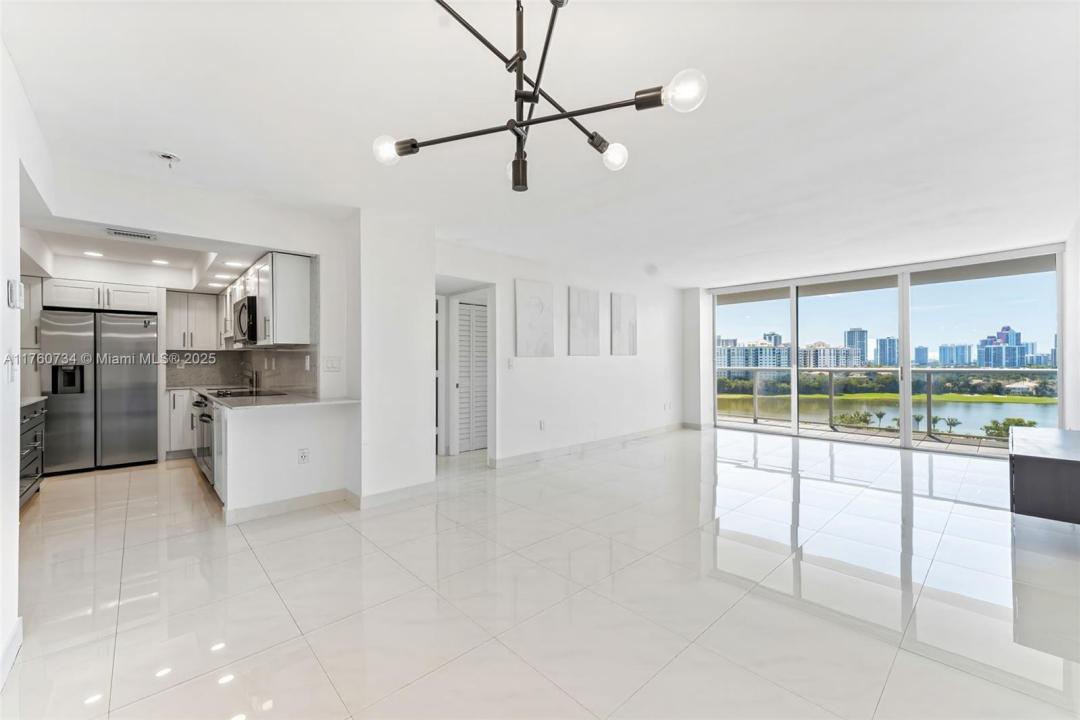 3701 N Country Club Dr 1206, Aventura, Florida 33180, USA