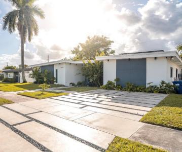 19600 NE 19th Ave, Miami, Florida 33179, USA