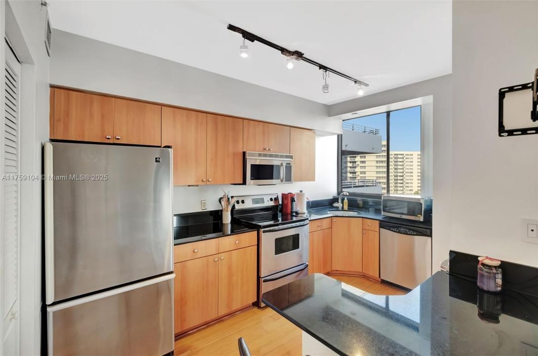 1330 West Ave 909, Miami Beach, Florida 33139