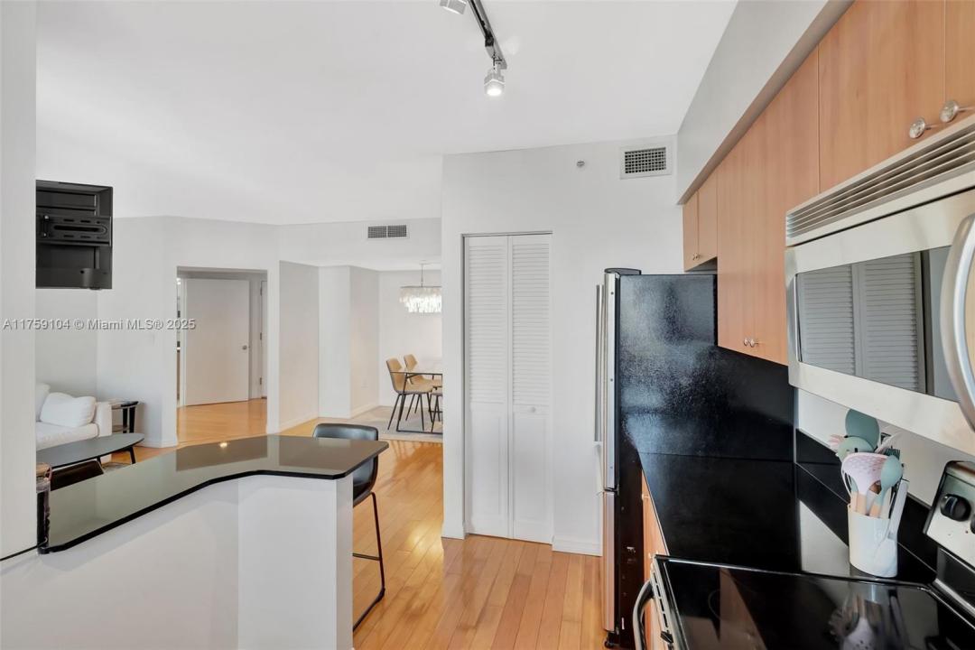 1330 West Ave 909, Miami Beach, Florida 33139
