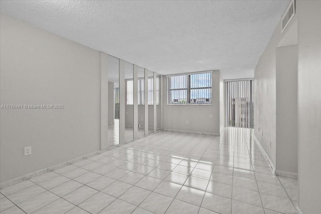 9440 W Flagler St 414, Miami, フロリダ 33174, アメリカ合衆国