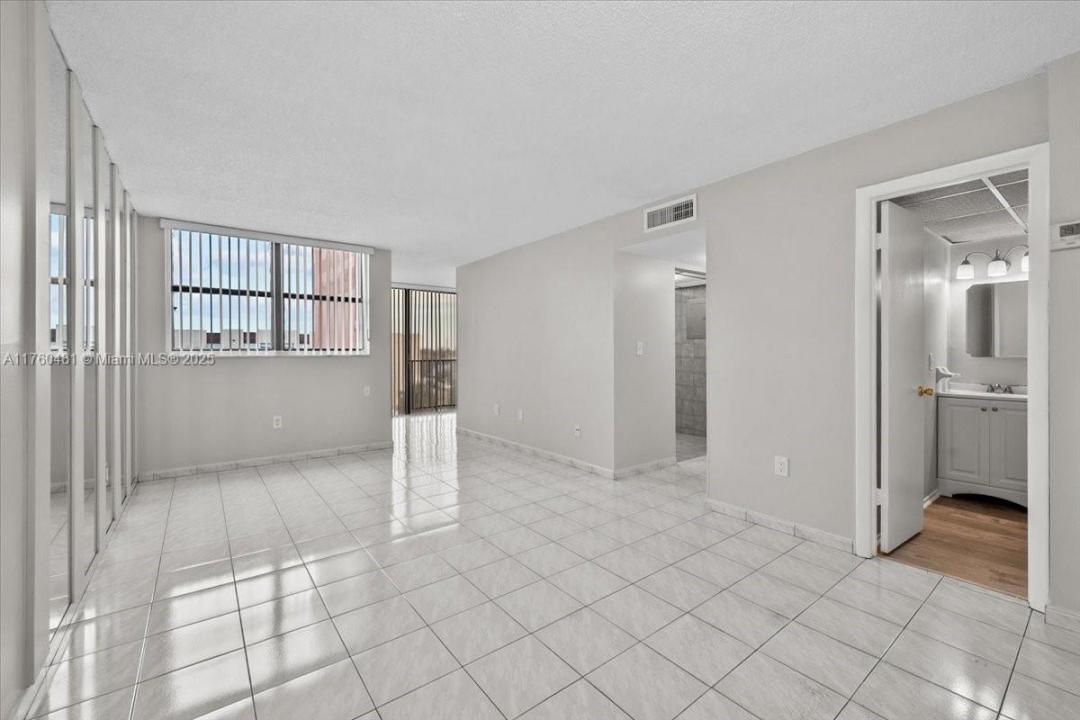 9440 W Flagler St 414, Miami, フロリダ 33174, アメリカ合衆国