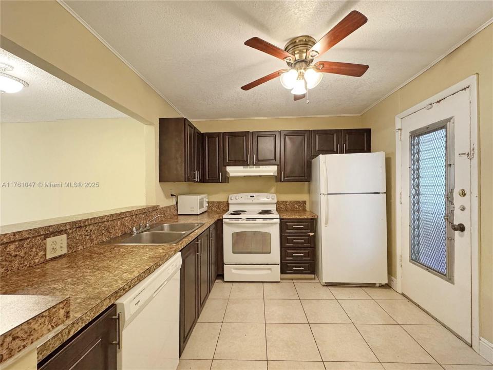 410 NW 68th Ave 207, Plantation, Florida 33317, Stati Uniti