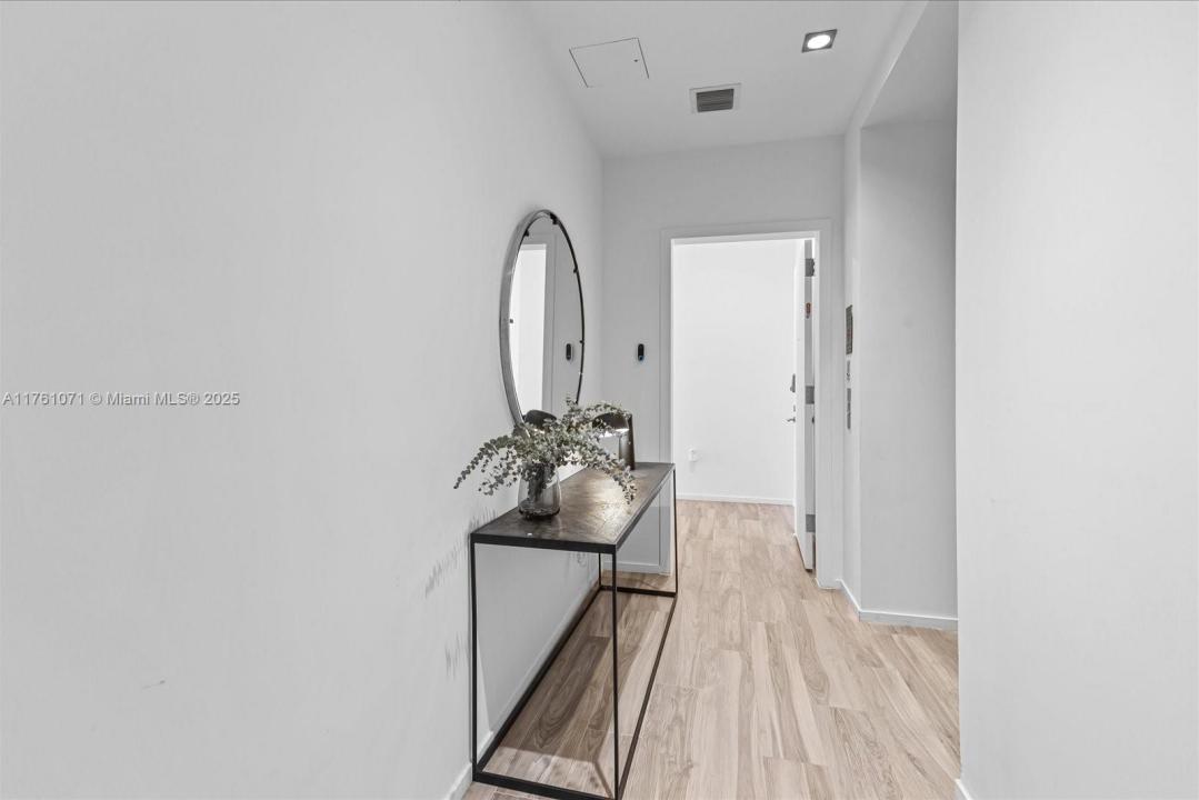 801 S Miami Ave 5509, Miami, Florida 33130, USA
