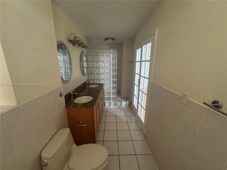 137 Golden Isles Dr 1610, Hallandale Beach, Florida 33009, Stati Uniti