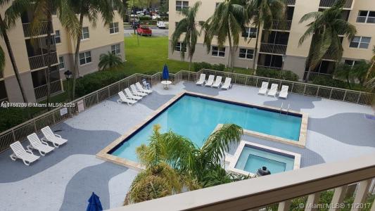 8255 Lake Dr 405, Doral, Florida 33166, USA