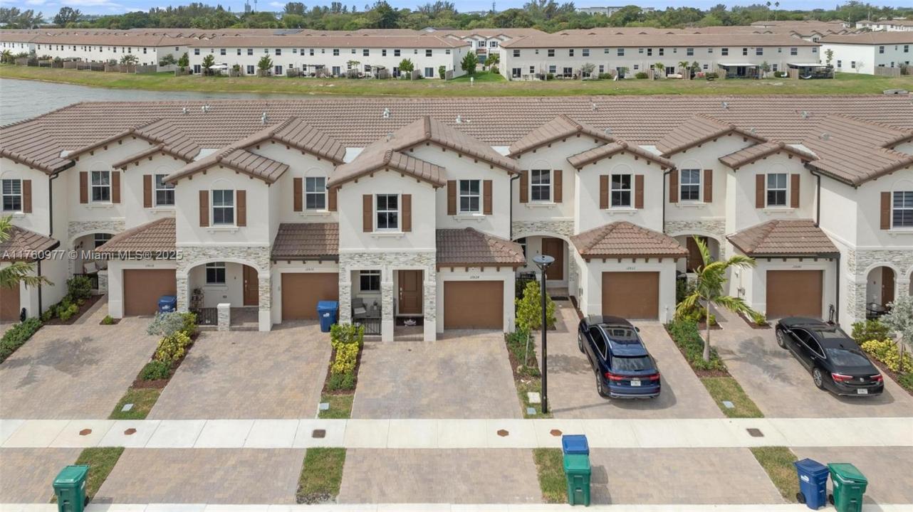 12824 NW 22nd Pl 12824, Miami, 佛罗里达州 33167, 美国