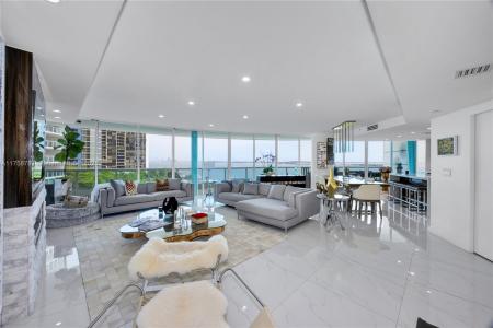2127 Brickell Ave 801, Miami, Florida 33129, USA