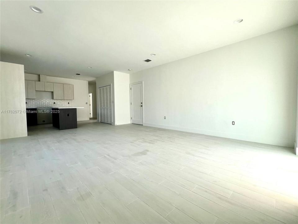 6821 NW 6th Ct, Miami, Florida 33150, Stati Uniti