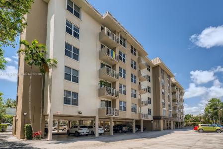 1050 SE 15th St 203, Fort Lauderdale, Florida 33316, USA