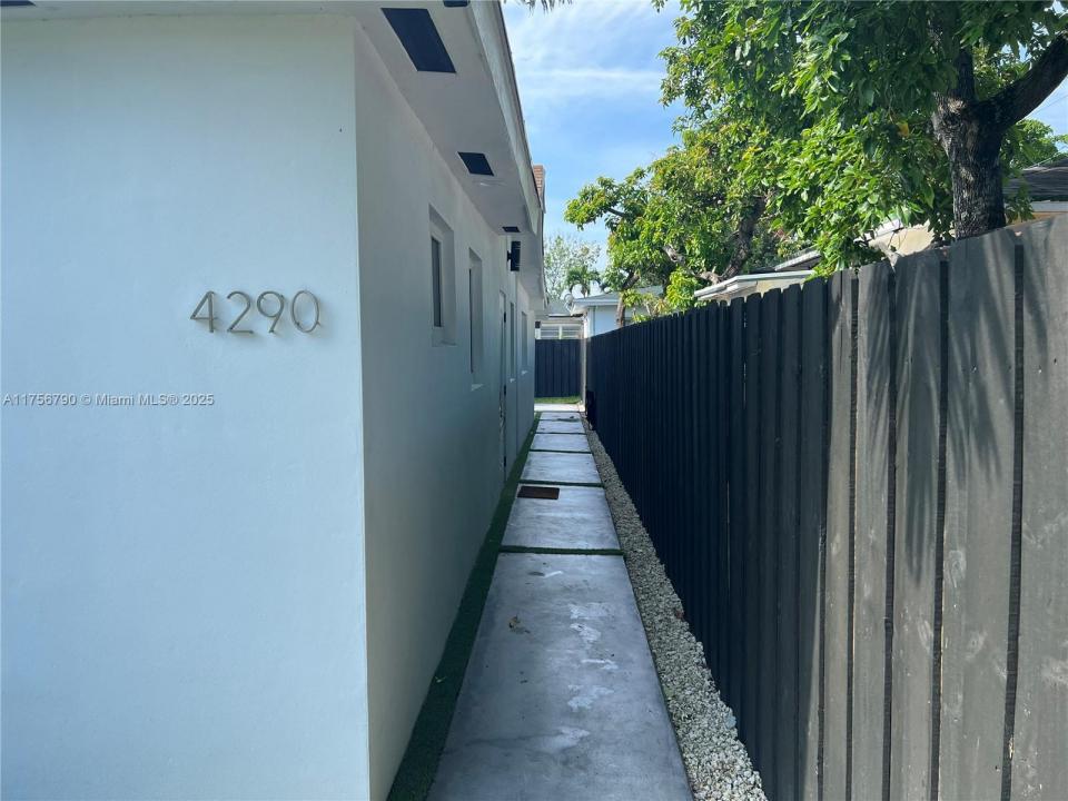 4288 SW 9th St, Miami, 플로리다 33134, 미국