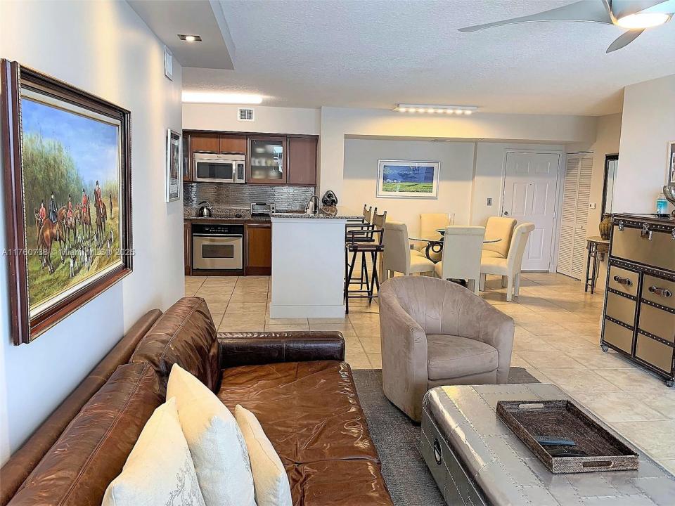 2080 S Ocean Drive 304, Hallandale Beach, フロリダ 33009, アメリカ合衆国