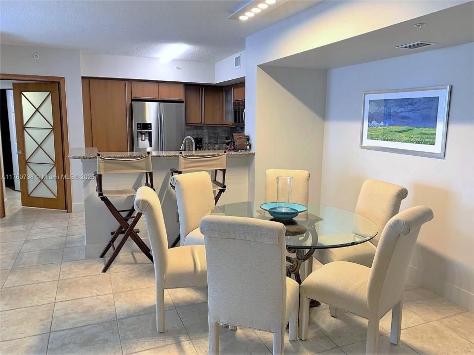 2080 S Ocean Drive 304, Hallandale Beach, フロリダ 33009, アメリカ合衆国