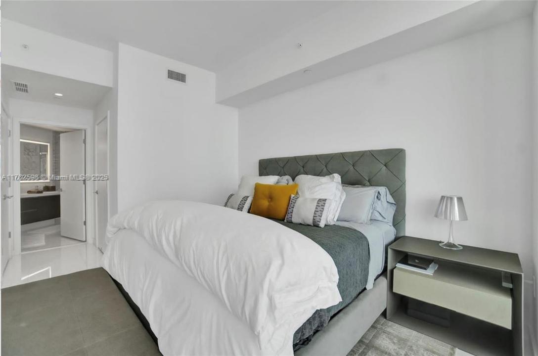 851 NE 1st Ave 904, Miami, Florida 33132, HOA KỲ