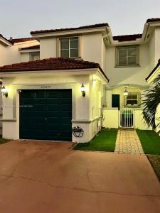 11512 NW 48th Ter ., Doral, Florida 33178, USA