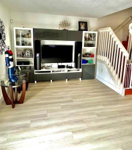 11512 NW 48th Ter ., Doral, Florida 33178, USA