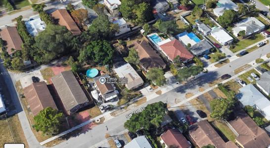27 SW 7th St, Hallandale Beach, Florida 33009, USA