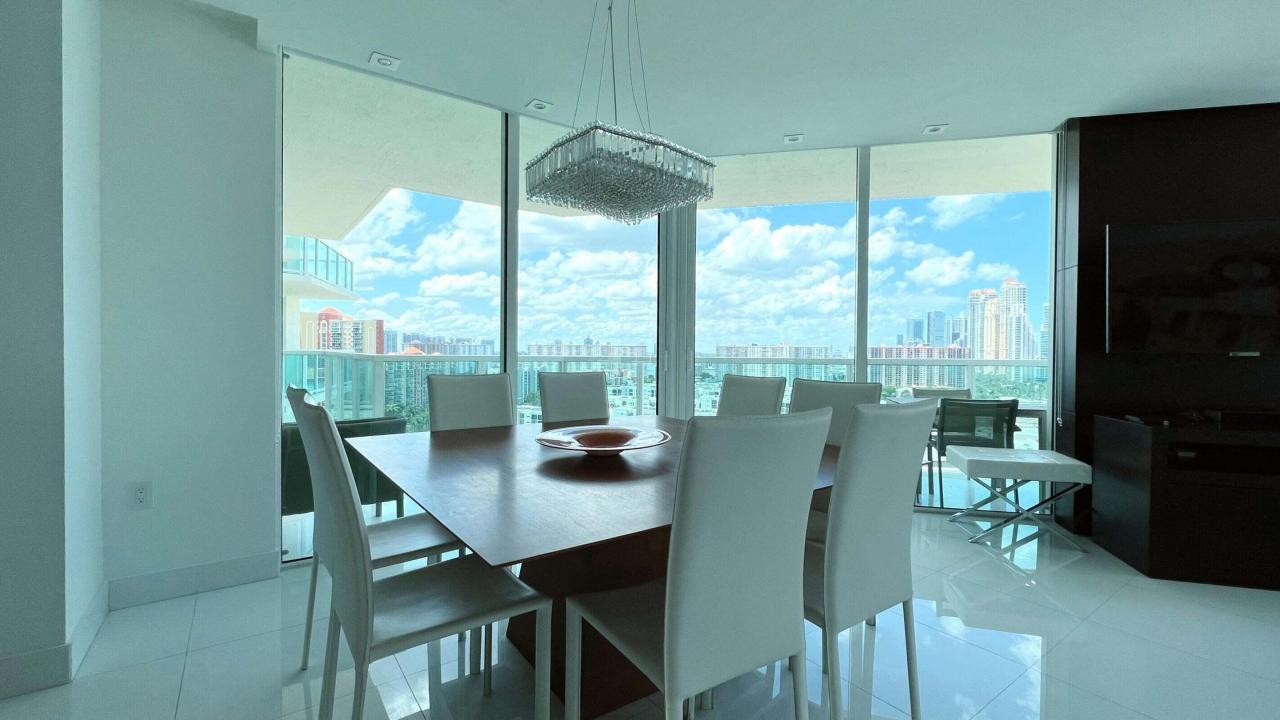 250 Sunny Isles Boulevard 3-Ph1, Sunny Isles Beach, Florida 33160, Estados Unidos