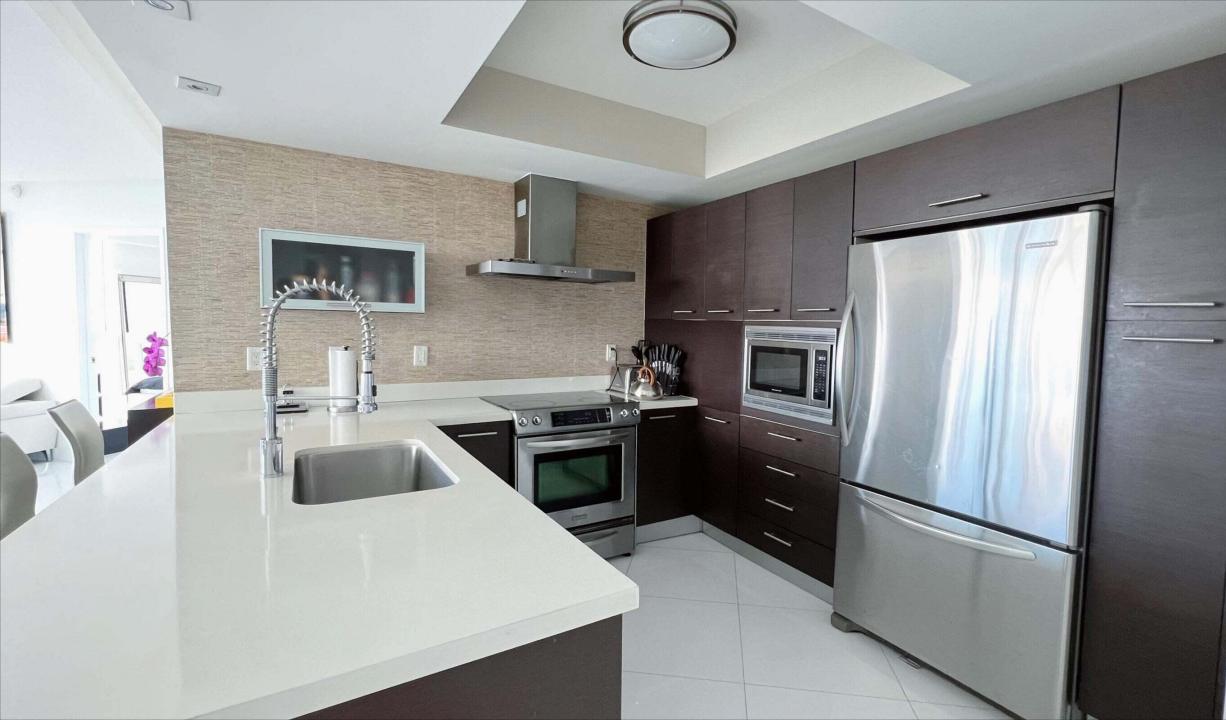 250 Sunny Isles Boulevard 3-Ph1, Sunny Isles Beach, Florida 33160, Estados Unidos