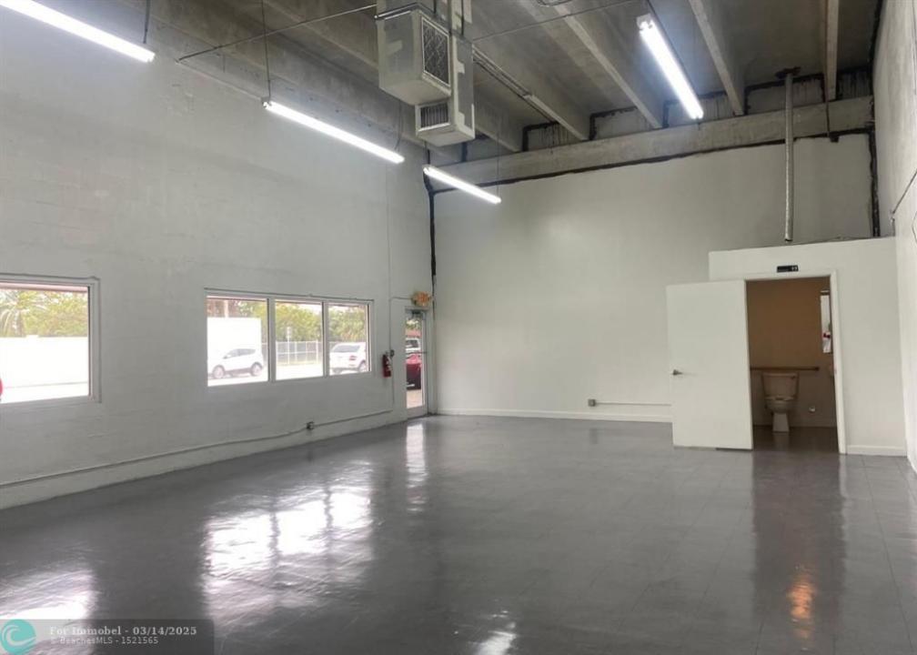 3485 NW 19 street, Lauderdale Lakes, Florida 33311