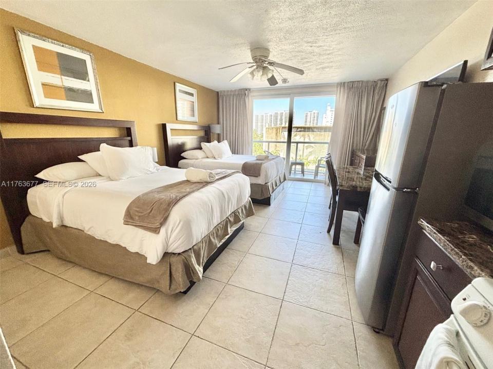 19201 Collins Ave 338, Sunny Isles Beach, Floride 33160, États-Unis