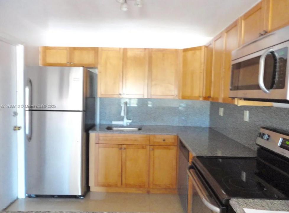 1220 71st St 35, Miami Beach, Florida 33141
