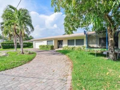16473 NE 31st Ave, North Miami Beach, Florida 33160