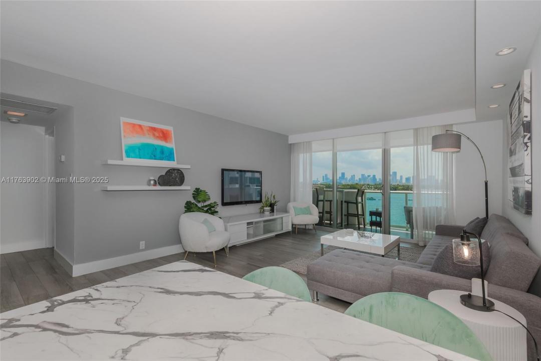1200 West Ave 605, Miami Beach, Florida 33139, USA