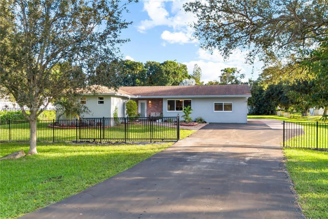 13390 SW 26th St, Davie, Florida 33325, USA