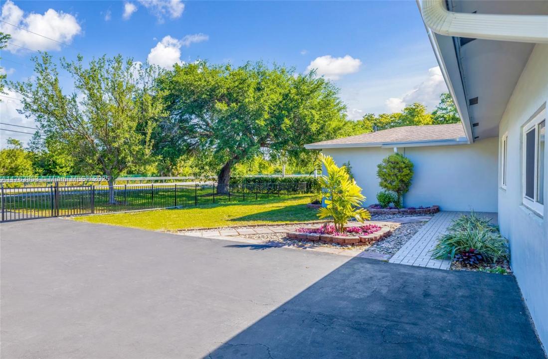 13390 SW 26th St, Davie, Florida 33325, USA