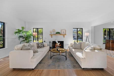 390 NE 93 ST, Miami Shores, Florida 33138, USA