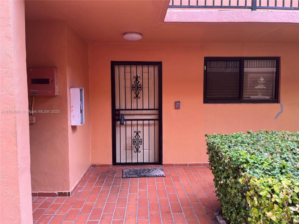 1340 W 41st St 101, Hialeah, Florida 33012, Estados Unidos