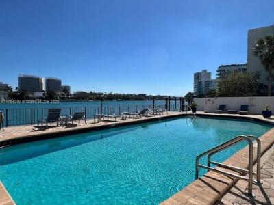 10101 E Bay Harbor Dr 301, Bay Harbor Islands, Florida 33154, USA
