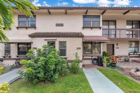 12242 SW 16th Ter L-106, Miami, Florida 33175, USA
